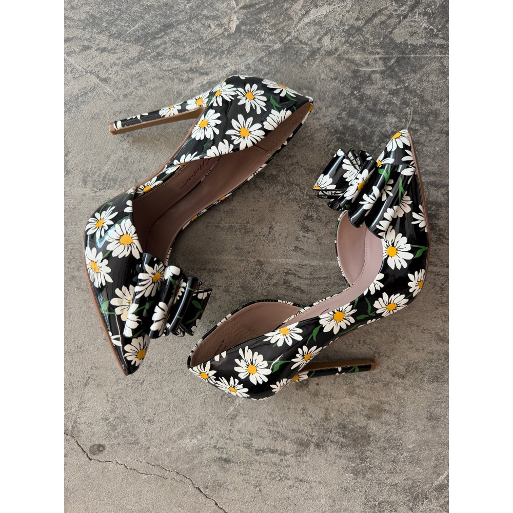 Betsey Johnson Prince-P Daisy Floral Bow D'Orsay Pointed Toe Pumps Black 7M - Picture 5 of 10